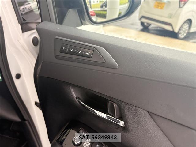 Toyota VELLFIRE 2015 8905400-11
