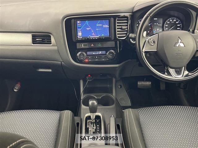 Mitsubishi OUTLANDER 2015 8825312-10