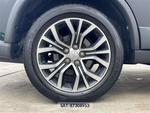 Mitsubishi OUTLANDER 2015 8825312-13