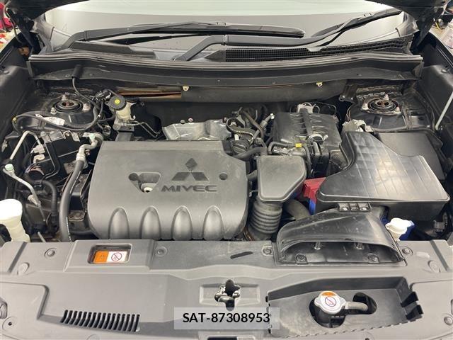 Mitsubishi OUTLANDER 2015 8825312-21