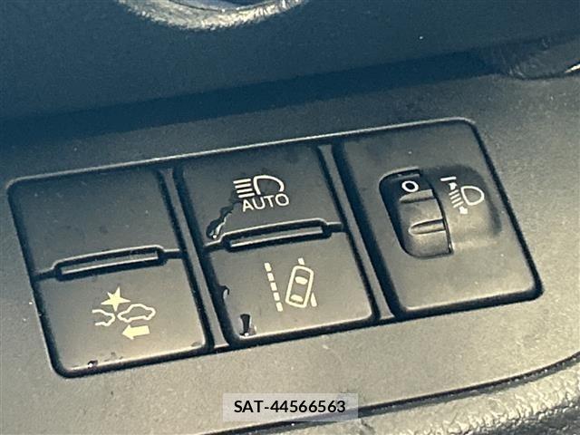 Toyota SIENTA 2017 8715957-10