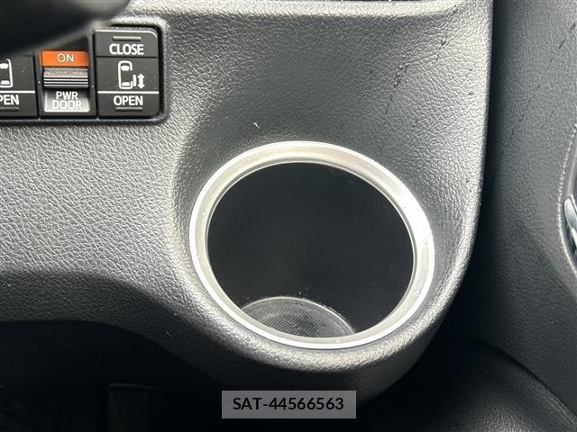 Toyota SIENTA 2017 8715957-13
