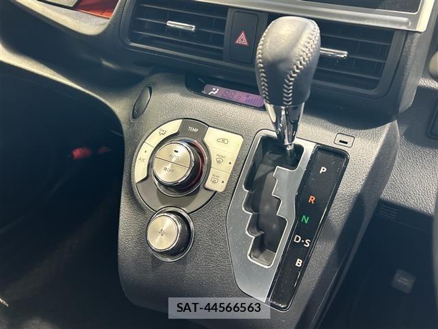 Toyota SIENTA 2017 8715957-9
