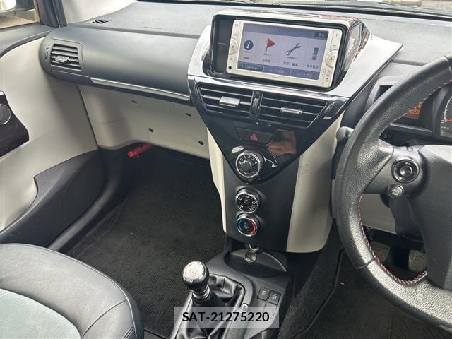 Toyota IQ 2013 8853137-1