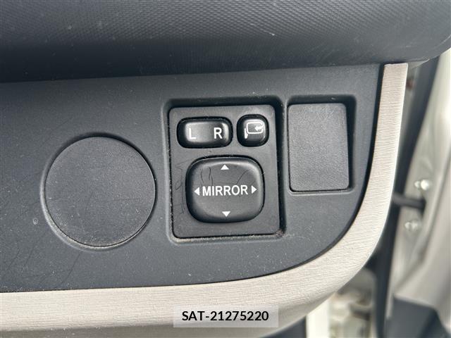 Toyota IQ 2013 8853137-11