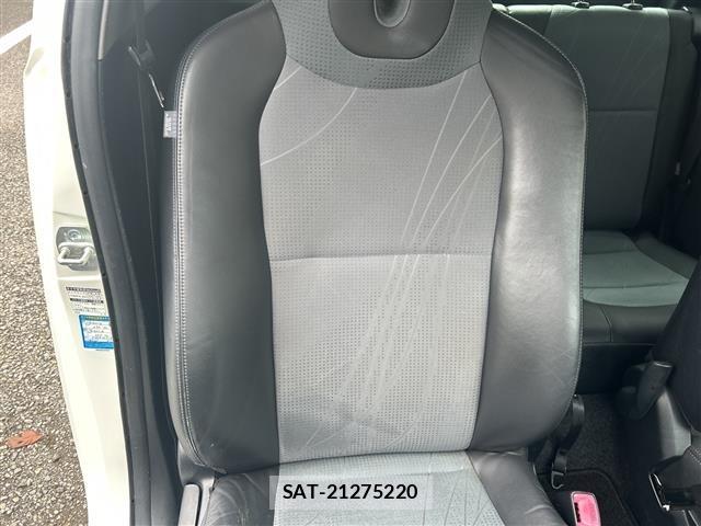 Toyota IQ 2013 8853137-15