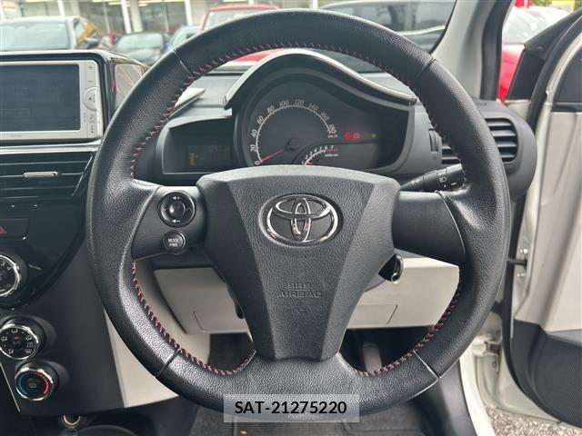 Toyota IQ 2013 8853137-21