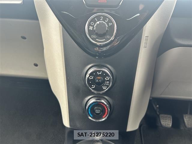 Toyota IQ 2013 8853137-5