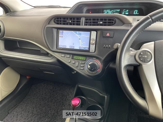 Toyota AQUA 2012 8705833-1