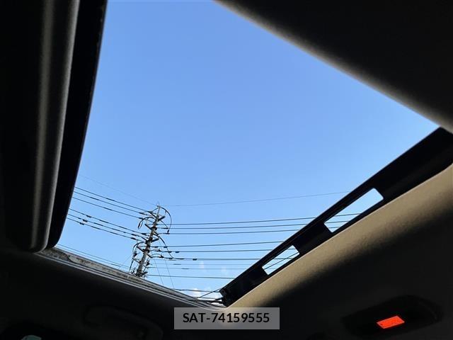 Nissan ELGRAND 2014 8709681-17
