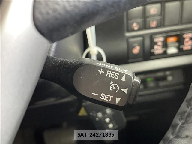 Toyota ESQUIRE 2020 8692655-3