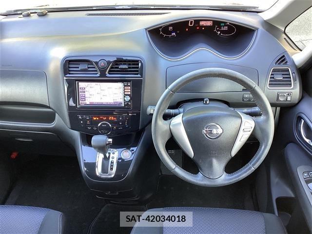 Nissan SERENA 2013 8928112-14