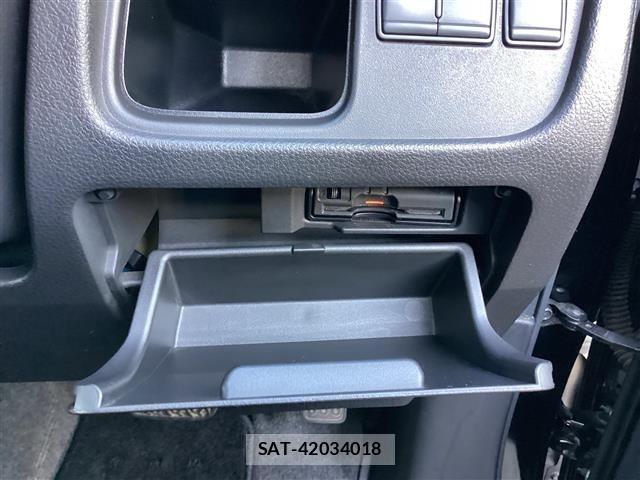 Nissan SERENA 2013 8928112-17