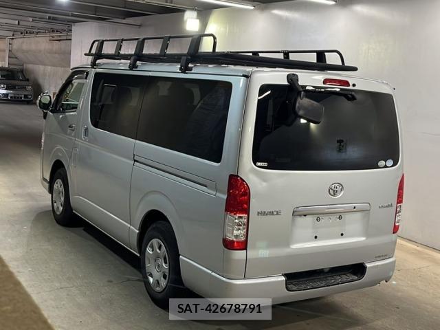 Toyota HIACE VAN 2017 8697549-1