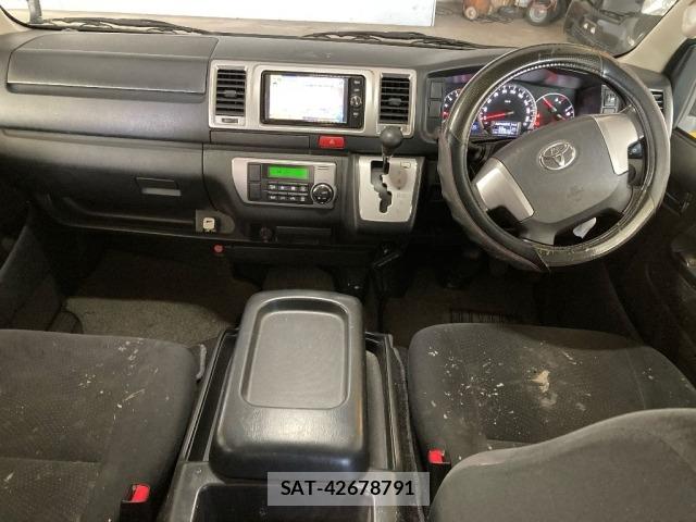 Toyota HIACE VAN 2017 8697549-3