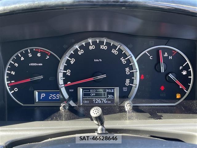 Toyota HIACE WAGON 2017 8915618-16