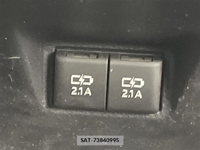 Toyota CAMRY 2017 8708936-11