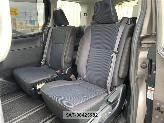 Toyota NOAH 2020 8706397-12
