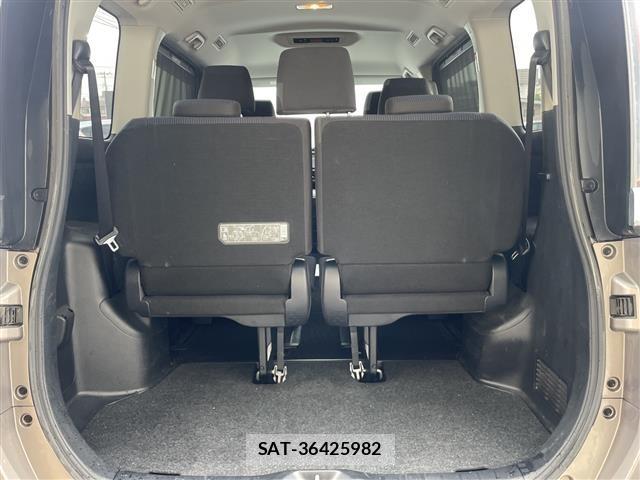 Toyota NOAH 2020 8706397-4