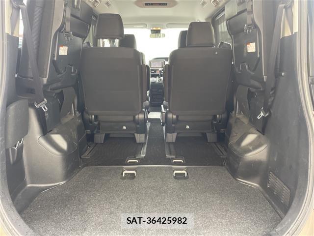 Toyota NOAH 2020 8706397-6