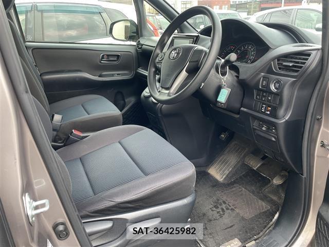 Toyota NOAH 2020 8706397-7