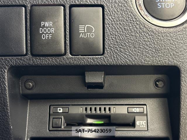 Toyota VELLFIRE 2021 8692817-3