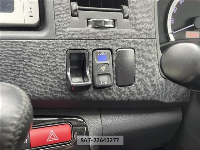 Toyota ISIS 2011 8707672-5