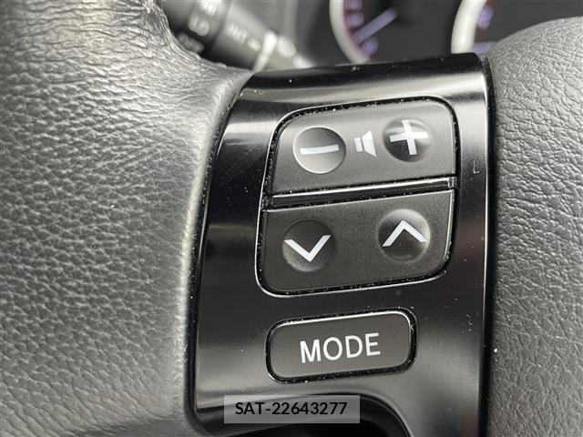 Toyota ISIS 2011 8707672-7
