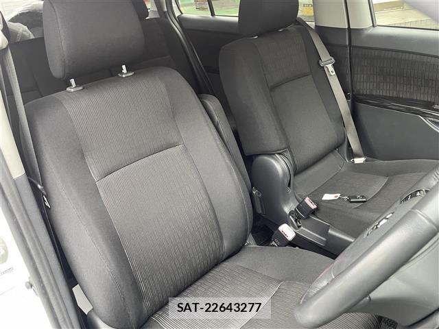 Toyota ISIS 2011 8707672-9