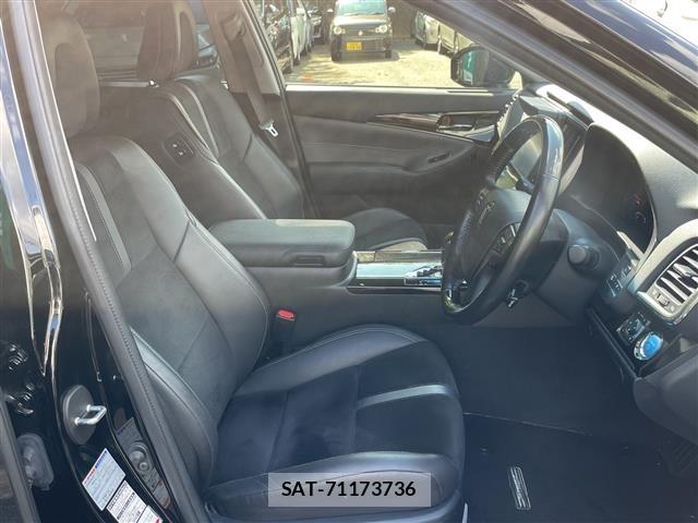 Toyota CROWN 2018 8734405-6