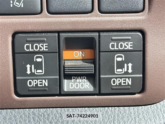 Toyota ESQUIRE 2018 8716769-1