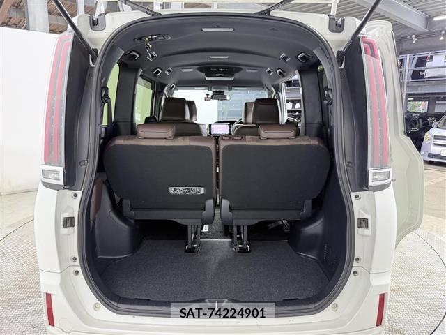 Toyota ESQUIRE 2018 8716769-6
