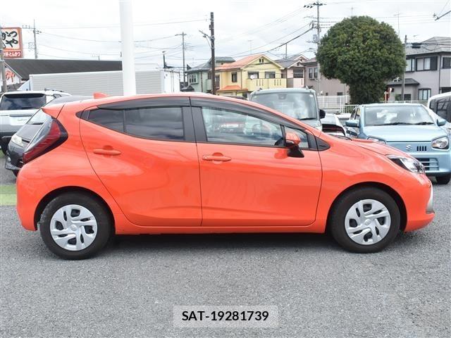 Toyota AQUA 2023 8949033-19