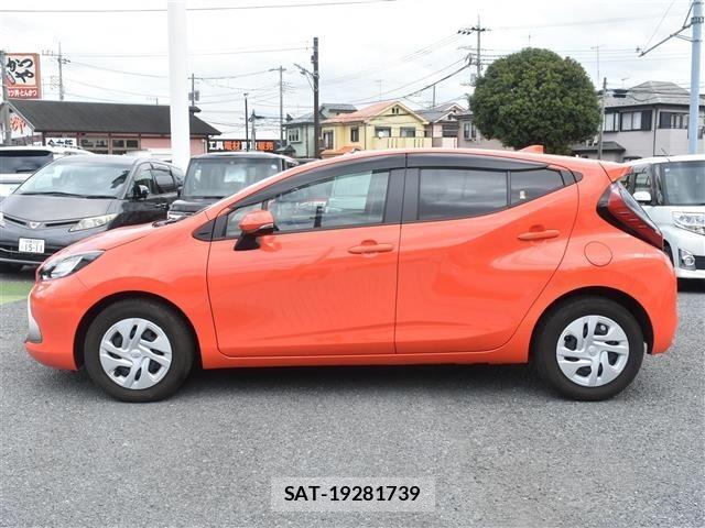 Toyota AQUA 2023 8949033-21
