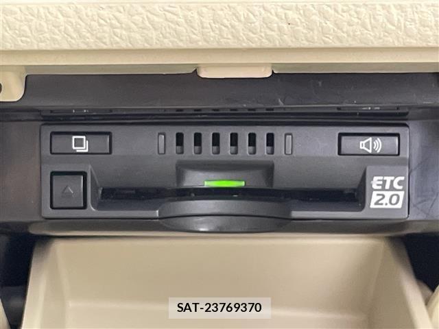 Toyota CAMRY 2017 8885523-18