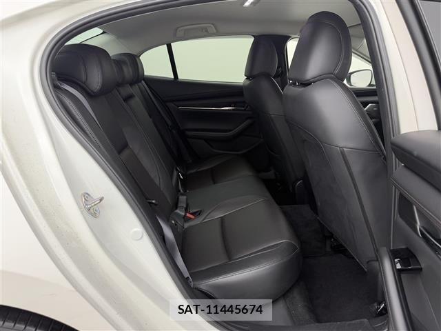 Mazda MAZDA3 2019 8710127-11