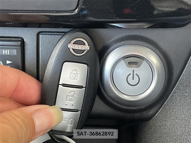 Nissan LEAF 2022 8675721-1