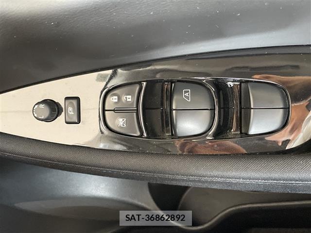 Nissan LEAF 2022 8675721-10