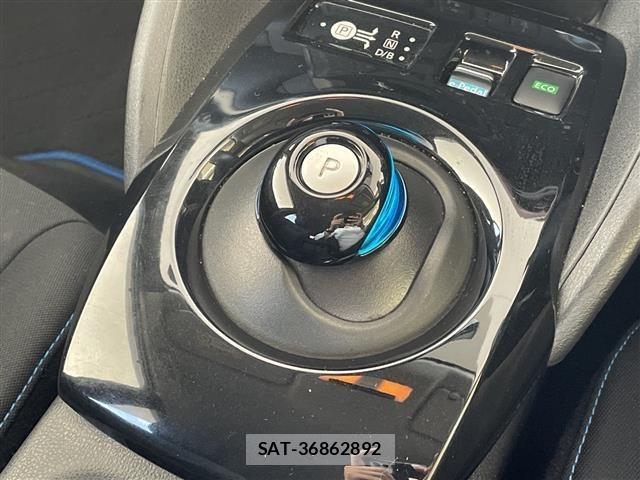 Nissan LEAF 2022 8675721-12