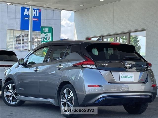 Nissan LEAF 2022 8675721-13