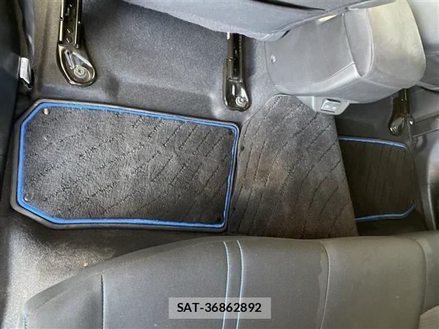 Nissan LEAF 2022 8675721-17