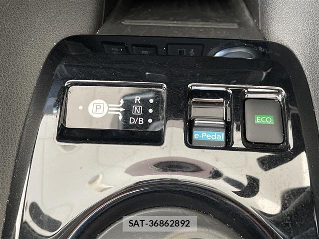 Nissan LEAF 2022 8675721-2