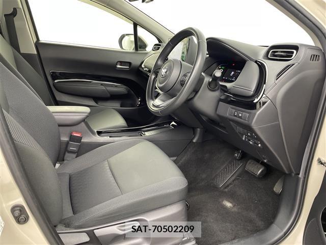 Toyota AQUA 2022 8705846-6