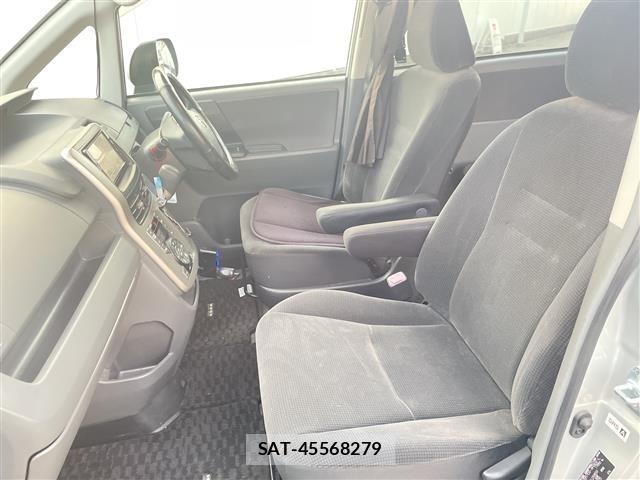 Toyota NOAH 2008 8706398-1