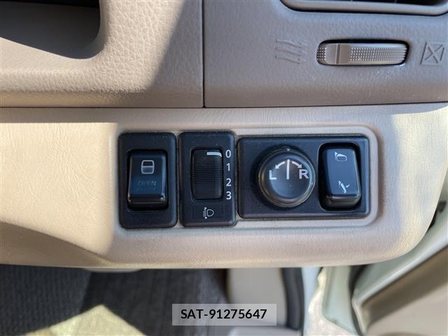 Nissan SERENA 2003 8928186-11
