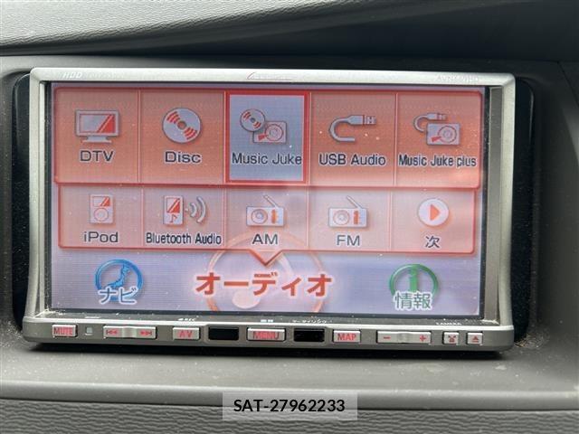 Toyota ISIS 2009 8787798-17