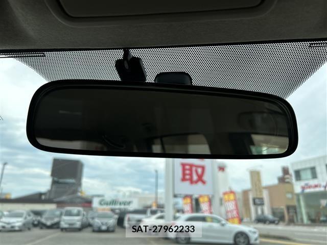 Toyota ISIS 2009 8787798-18