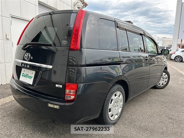 Toyota ISIS 2009 8787798-2