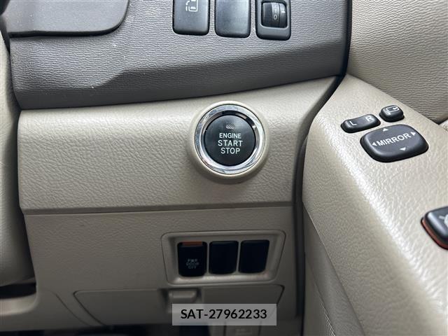 Toyota ISIS 2009 8787798-21