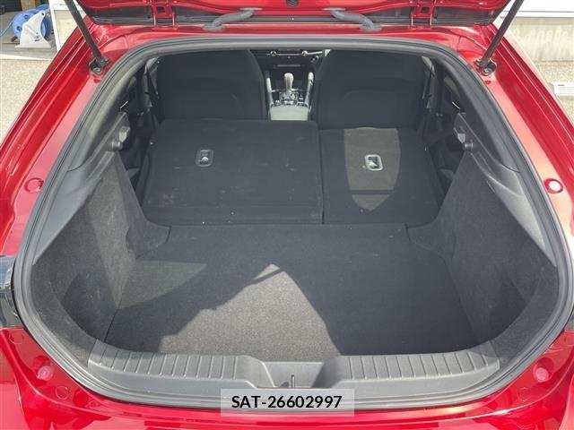Mazda MAZDA3 2022 8710128-10